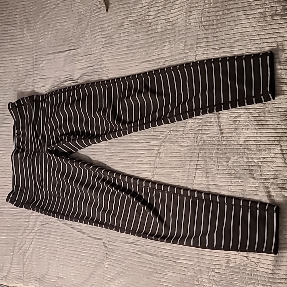 Athleta Striped Chaturanga Tight Leggings Black Gray Stripe Women's Size S